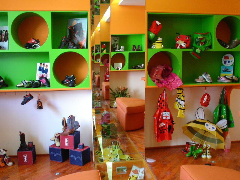 Negozio di scarpe per bambini